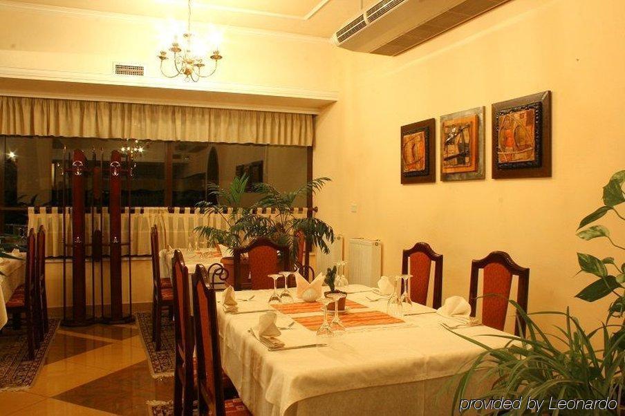 Hotel Baron Tirana Restaurant foto