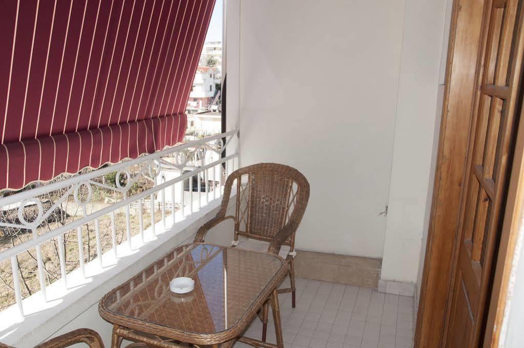 Hotel Baron Tirana Exterior foto